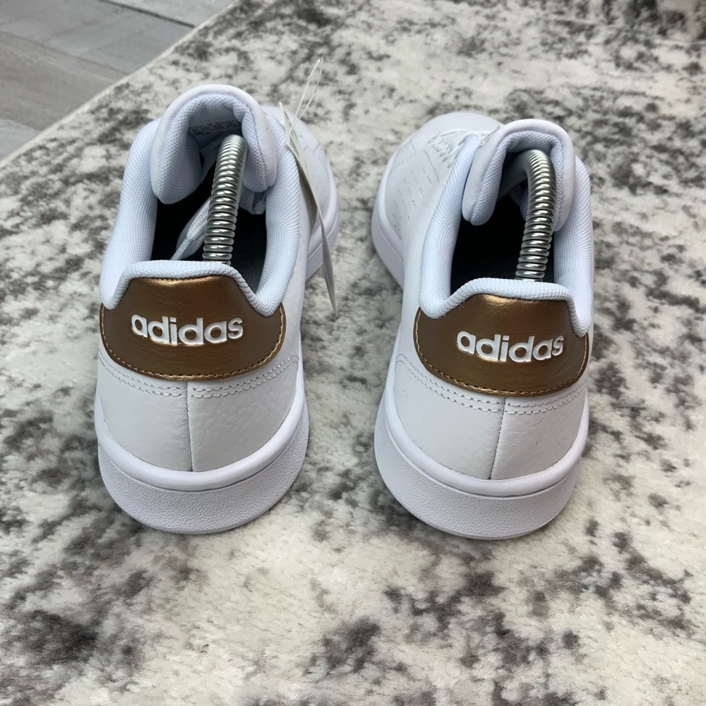 NIB Adidas Advantage women’s tennis shoes - Picture 4 of 8